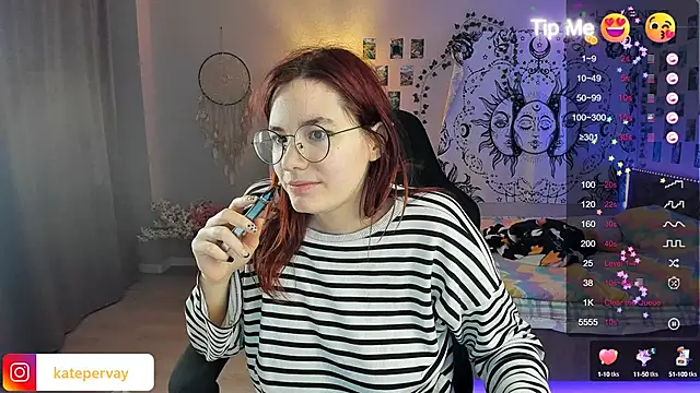 Snapshot of callmekatesmith chatting on 02/09/25, 10:32 callmekatesmith online show from 02/09/25, 10:32