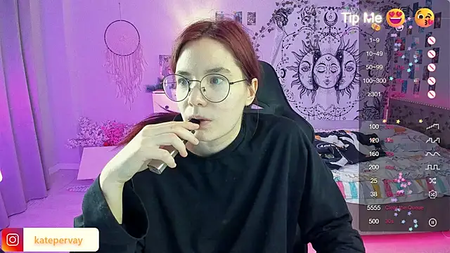 Snapshot of callmekatesmith chatting on 02/22/25, 01:33 callmekatesmith online show from 02/22/25, 01:33