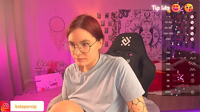 Snapshot of callmekatesmith chatting on 03/10/25, 01:01 callmekatesmith online show from 03/10/25, 01:01