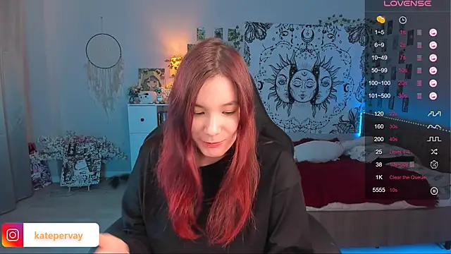 Snapshot of callmekatesmith chatting on 10/13/25, 07:47 callmekatesmith online show from 10/13/25, 07:47