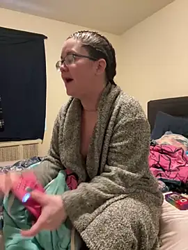 Snapshot of FreakNastyLacie chatting on 02/16/25, 04:21 FreakNastyLacie online show from 02/16/25, 04:21