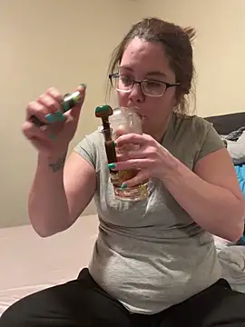 Snapshot of FreakNastyLacie chatting on 02/19/25, 01:40 FreakNastyLacie online show from 02/19/25, 01:40