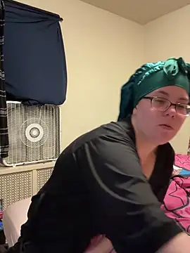 Snapshot of FreakNastyLacie chatting on 02/21/25, 03:43 FreakNastyLacie online show from 02/21/25, 03:43