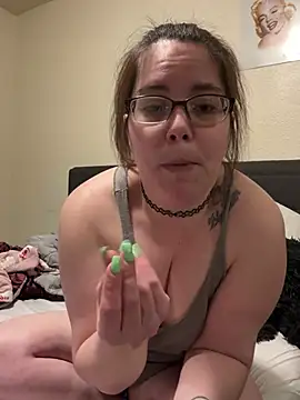 Snapshot of FreakNastyLacie chatting on 03/04/25, 01:23 FreakNastyLacie online show from 03/04/25, 01:23