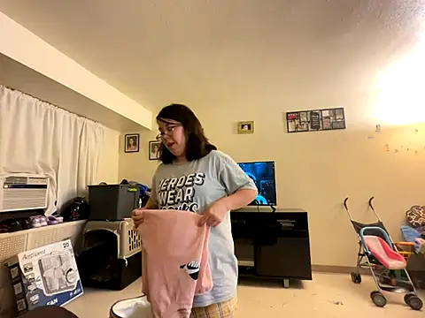 Snapshot of FreakNastyLacie chatting on 09/22/25, 02:35 FreakNastyLacie online show from 09/22/25, 02:35