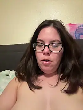 Snapshot of FreakNastyLacie chatting on 11/16/25, 02:17 FreakNastyLacie online show from 11/16/25, 02:17