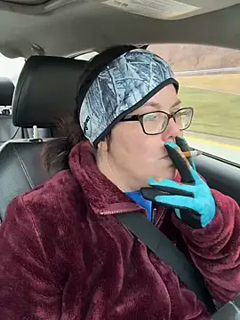 Snapshot of FreakNastyLacie chatting on 11/23/25, 01:33 FreakNastyLacie online show from 11/23/25, 01:33