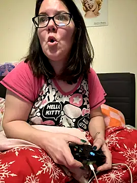 Snapshot of FreakNastyLacie chatting on 11/25/25, 01:33 FreakNastyLacie online show from 11/25/25, 01:33