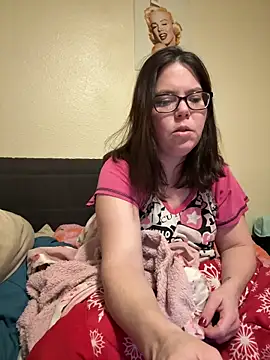 Snapshot of FreakNastyLacie chatting on 12/19/25, 04:19 FreakNastyLacie online show from 12/19/25, 04:19