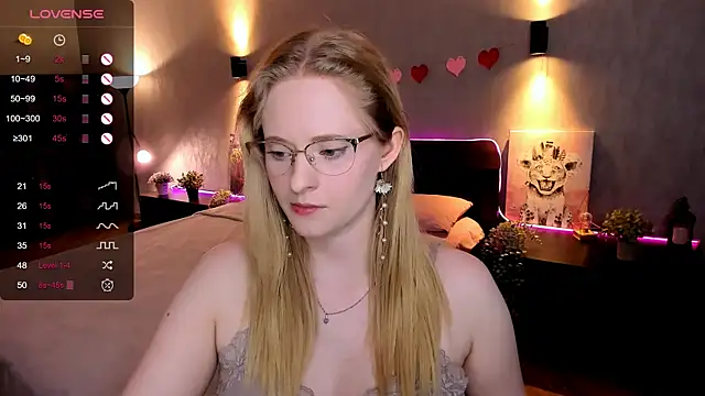 Aemilia  online show from 09/18/25, 08:38