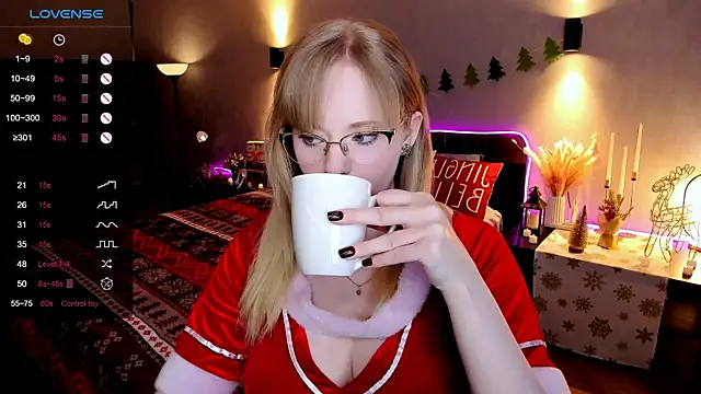 Snapshot of Aemilia_ chatting on 12/22/25, 08:55 Aemilia online show from 12/22/25, 08:55