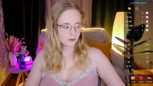 Snapshot of Aemilia_ chatting on 02/05/26, 08:30 Aemilia online show from 02/05/26, 08:30