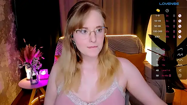 Snapshot of Aemilia_ chatting on 02/11/26, 08:52 Aemilia online show from 02/11/26, 08:52