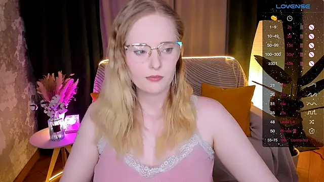 Snapshot of Aemilia_ chatting on 02/15/26, 02:19 Aemilia online show from 02/15/26, 02:19