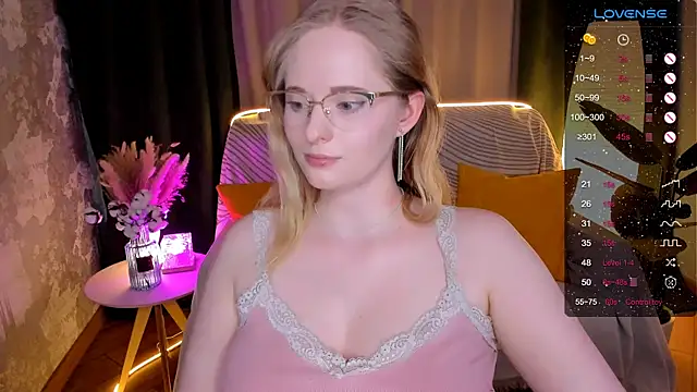 Snapshot of Aemilia_ chatting on 02/15/26, 07:51 Aemilia online show from 02/15/26, 07:51