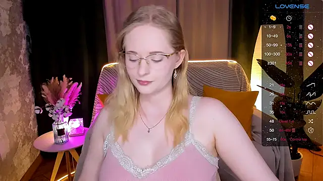 Snapshot of Aemilia_ chatting on 02/16/26, 08:10 Aemilia online show from 02/16/26, 08:10