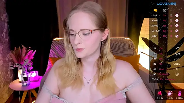 Snapshot of Aemilia_ chatting on 02/22/26, 06:24 Aemilia online show from 02/22/26, 06:24