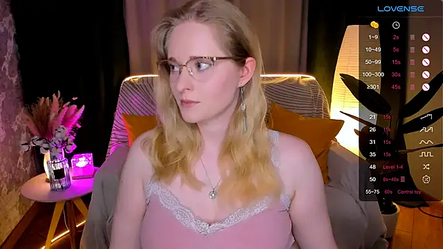 Snapshot of Aemilia_ chatting on 02/25/26, 08:24 Aemilia online show from 02/25/26, 08:24