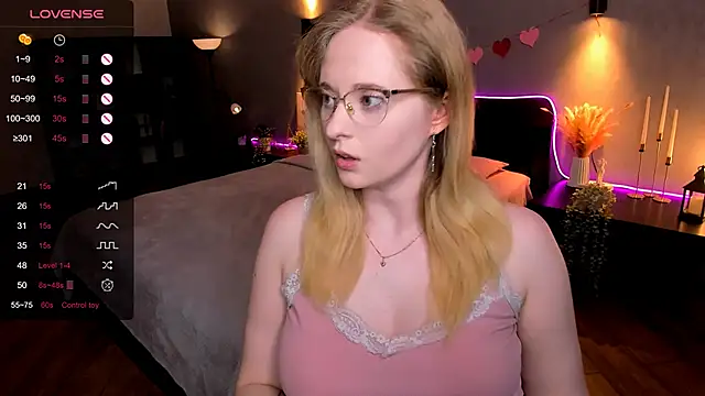 Snapshot of Aemilia_ chatting on 03/07/26, 08:44 Aemilia online show from 03/07/26, 08:44