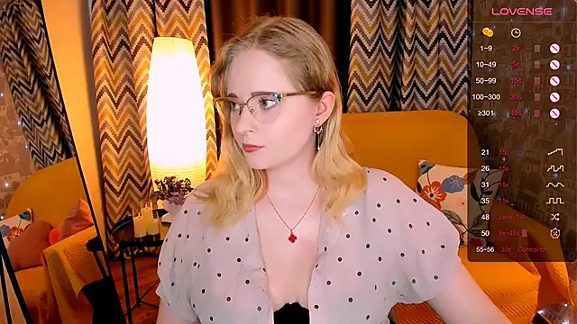 Snapshot of Aemilia_ chatting on 03/29/26, 08:47 Aemilia online show from 03/29/26, 08:47