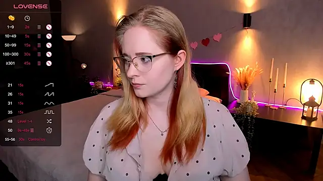 Snapshot of Aemilia_ chatting on 04/11/26, 08:29 Aemilia online show from 04/11/26, 08:29