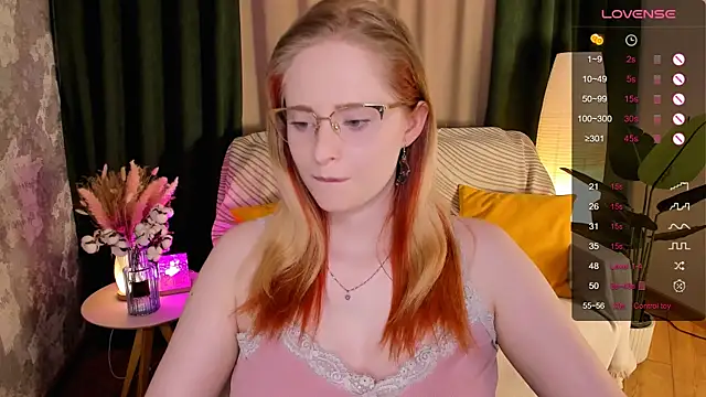 Snapshot of Aemilia_ chatting on 04/12/26, 07:35 Aemilia online show from 04/12/26, 07:35