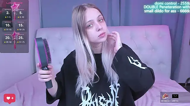 Alice Halle online show from 10/26/25, 11:05