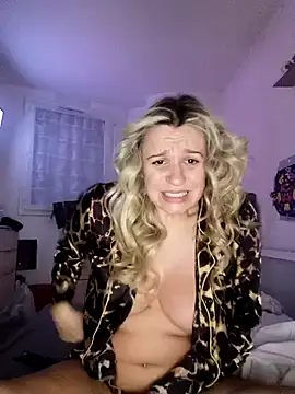 Snapshot of SpicyVicky chatting on 01/27/25, 06:52 SpicyVicky online show from 01/27/25, 06:52