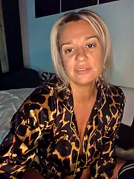 Snapshot of SpicyVicky chatting on 10/03/25, 04:53 SpicyVicky online show from 10/03/25, 04:53