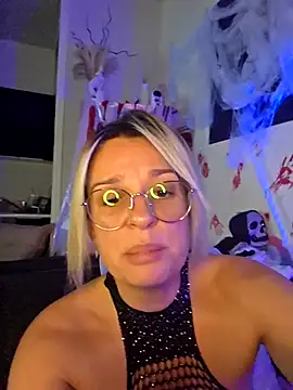 Snapshot of SpicyVicky chatting on 10/28/25, 05:55 SpicyVicky online show from 10/28/25, 05:55