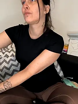 Linalicious online show from 05/17/26, 10:11