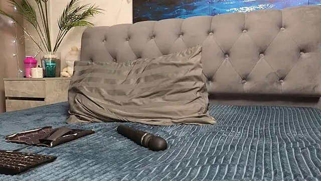 Snapshot of Strip-Lady chatting on 04/21/26, 02:56 Strip-Lady online show from 04/21/26, 02:56