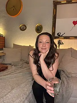 Sub-Mila online show from 04/03/26, 06:28