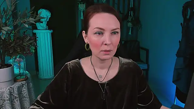 VandaRossi online show from 10/29/25, 09:11