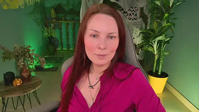 VandaRossi online show from 10/31/25, 05:08