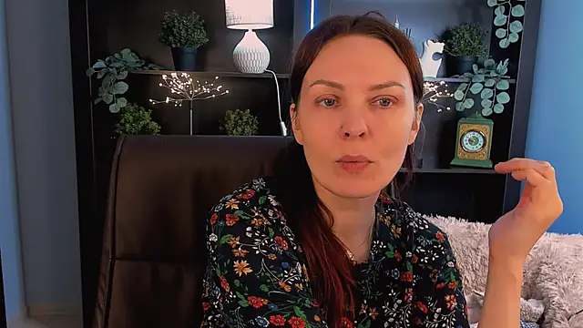 VandaRossi online show from 11/15/25, 09:50