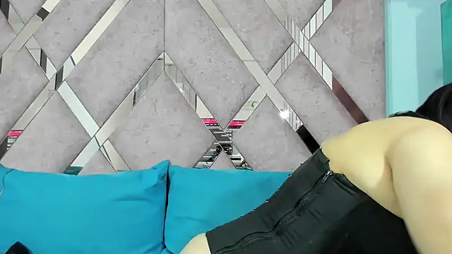 Mulan sexy01 online show from 12/01/25, 08:14