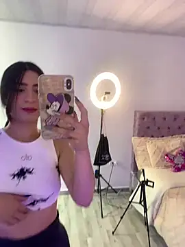 Snapshot of samantha_evans2 chatting on 02/11/25, 04:01 samantha evans2 online show from 02/11/25, 04:01