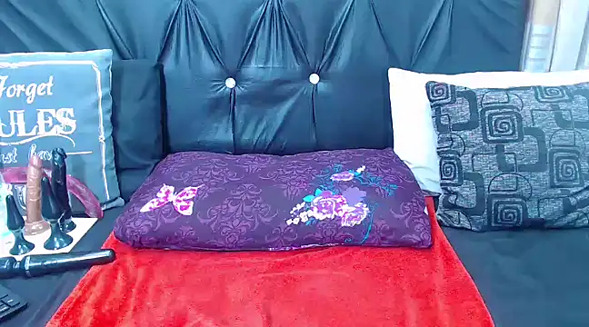 Snapshot of spicydiver38 chatting on 03/17/25, 06:32 spicydiver38 online show from 03/17/25, 06:32