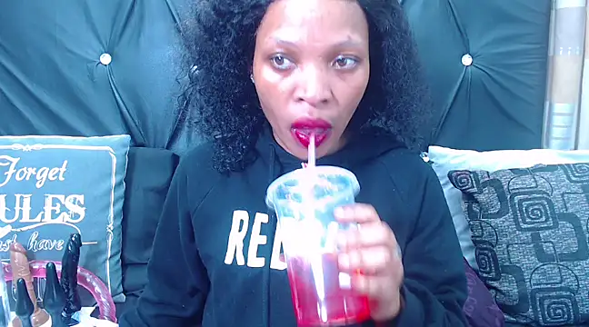 Snapshot of spicydiver38 chatting on 03/19/25, 06:01 spicydiver38 online show from 03/19/25, 06:01