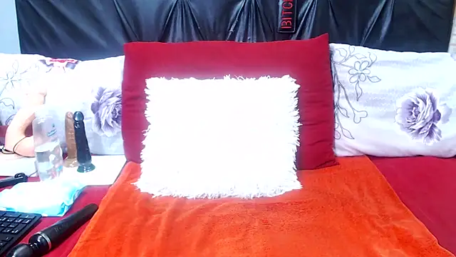 Snapshot of spicydiver38 chatting on 11/14/25, 05:55 spicydiver38 online show from 11/14/25, 05:55