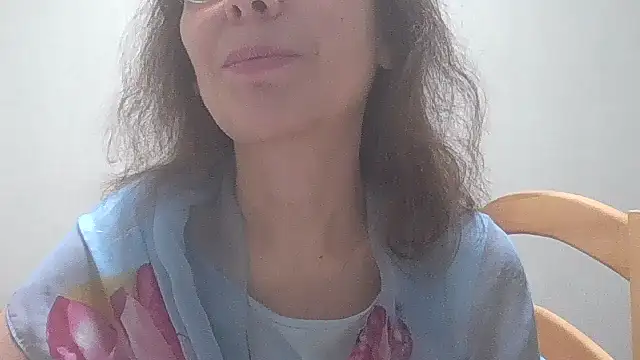 HollyJewel online show from 12/31/24, 06:24