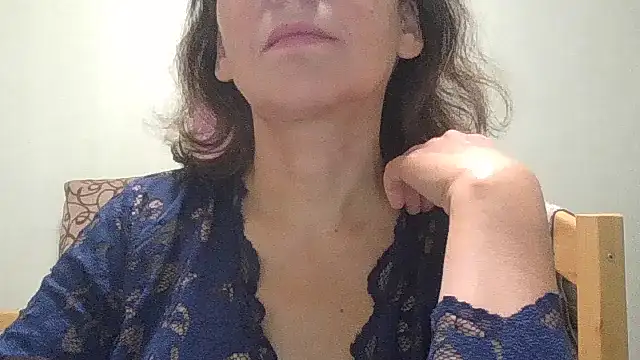 HollyJewel online show from 10/27/25, 05:06