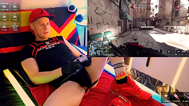 Snapshot of Fuc71 chatting on 10/21/25, 06:52 Fuc71 online show from 10/21/25, 06:52