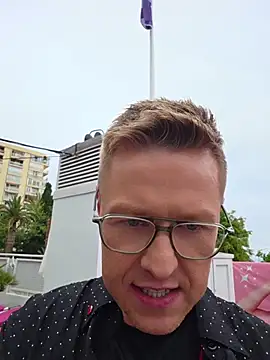 Snapshot of Fuc71 chatting on 04/23/26, 05:59 Fuc71 online show from 04/23/26, 05:59