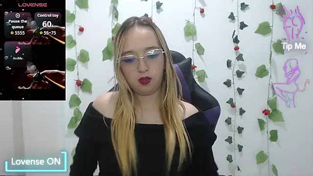 Snapshot of Liaroberts1 chatting on 02/04/26, 02:39 Liaroberts1 online show from 02/04/26, 02:39