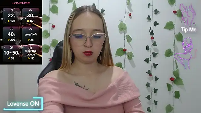 Snapshot of Liaroberts1 chatting on 02/06/26, 02:38 Liaroberts1 online show from 02/06/26, 02:38