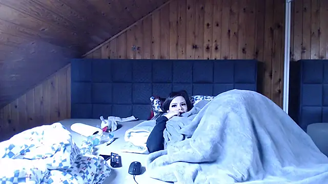 BoeseMoni1998 online show from 02/05/25, 11:44