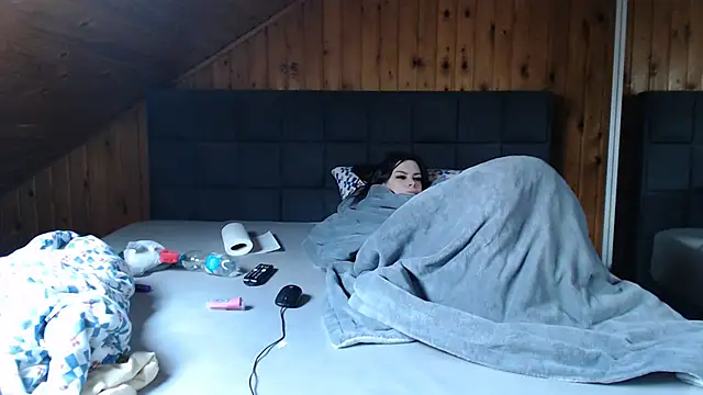 BoeseMoni1998 online show from 02/07/25, 01:22