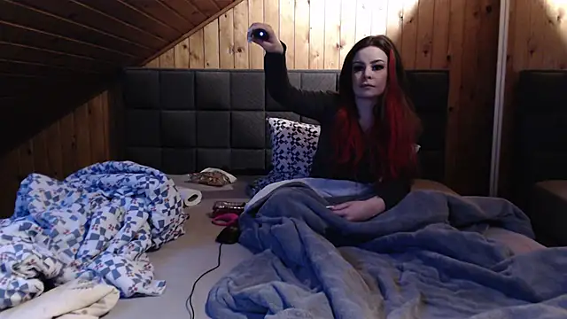 BoeseMoni1998 online show from 02/08/25, 04:36